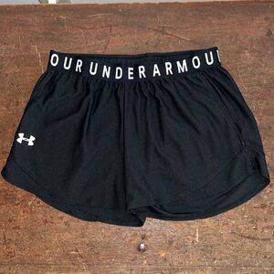 Under Armour black shorts size Medium